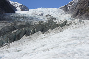 Der Franz-Josef-Gletscher ist einer von zwei Gletschern, die direkt an der Westküste der neuseeländischen Südinsel liegen. Der Franz-Josef-Gletscher ist einer von zwei Gletschern, die direkt an der Westküste der neuseeländischen Südinsel liegen.