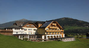 Fast alles neu: Das Alm.Gut kommt seit Juni 2011 in einem neuen Gewand daher. Fast alles neu: Das Alm.Gut kommt seit Juni 2011 in einem neuen Gewand daher.
