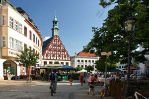 Zwickau - Hauptmarkt mit Gewandhaus und Rathaus. Foto: (c) KULTOUR Z.