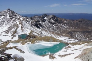 Der Abstieg zu den Emerald Lakes - im Tongariro National Park. Foto: Kathrin Schierl