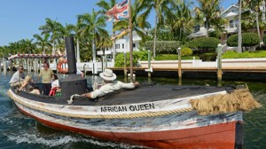 Die Radtour findet rechtzeitig zum Humphrey Bogart Film Festival statt. Der große Schauspieler hat auf Key Largo 1948 seinen gleichnamigen Film gedreht und auch das Boot African Queen schippert hier wieder auf dem Wasser. © Bogart Festival