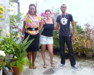 Zu Gast bei Einheimischen Guadeloupe: Estelle bei Nicole (l.) und deren Sohn. 