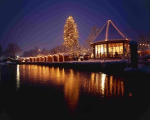 Der Tegernsee verzaubert, vor allem in der Weihnachtszeit. - Foto: Tegernseer Tal Tourismus Der Tegernsee verzaubert, vor allem in der Weihnachtszeit. - Foto: Tegernseer Tal Tourismus