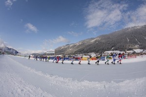 Profis und Hobbyläufer aus ganz Holland flitzen einmal im Jahr um den Weissensee und machen das Event zur größten Eissportveranstaltung Kärntens.