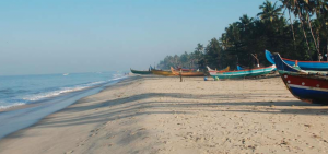 Das Erandia Marari Ayurveda Beach liegt an einem der schönsten Palmen- und Sandküsten Indiens, Foto: Erandia