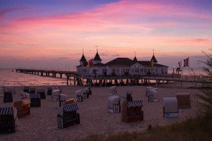 Einfach nur traumhaft: die Ahlbecker Seebrücke in der Morgendämmerung.