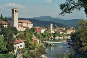 Die beschauliche Kleinstadt Cividale, am Fluß Natisone gelegen, ist die historische und kulturelle Hauptstadt des Weinanbaugebiets Colli Orientali. - Foto: Dieter Warnick