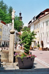 Das Zentrum von Bruneck ist Schauplatz des Stadtfestes. Foto: Dieter Warnick