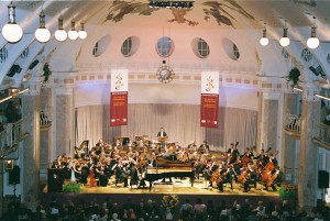 „Südtirol Classic Festival“ in der Jugendstil-Atmosphäre des Meraner Kurhauses, nur wenige Autominuten von Schenna entfernt. - Foto: Meraner Musikwochen 