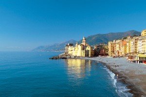 Die Ortschaft Camogli eignet sich prima als Standort, wenn man Genua besuchen will, dort aber nicht wohnen möchte.