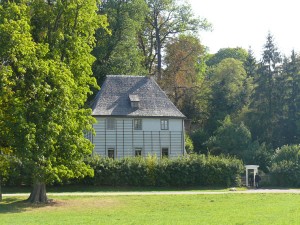 Idyllisch gelegen: Goethes Gartenhaus. - Foto: Hans-Herbert Holzamer 