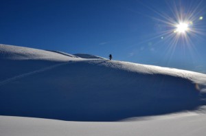 Ein wunderschöner Skihang in Südtirol.
