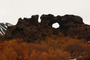 Im Labyrinth von Dimmuborgir findet man viele skurrile Lavaformationen.