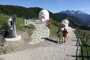 Einen Blick in das Weltall bietet die Sternwarte "Max Valier" in Gummer. - Foto: Tourismusverein Steinegg