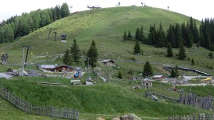 Direkt an der Mittelstation Komperdell befindet sich auf 2000 Metern das höchste Spiegellabyrinth der Welt. – Dieter Warnick