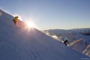 Coronet Peak ist ein beliebtes Ski-Gebiet in der Queenstown Region. – Foto: Tourism New Zealand