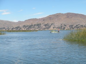 Der Lago Titicaca ist mit einer Fläche von 8.288 Quadratkilometern nach dem Maracaibo-See Südamerikas zweitgrößter See.