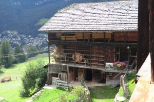 Der Alfarëi-Hof in Badia ist für die Gegend ein typischer Bauernhof und uralt dazu. – Foto: Dieter Warnick