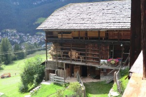 Der Alfarëi-Hof  in Badia ist für die Gegend ein typischer Bauernhof und uralt dazu. – Foto: Dieter Warnick