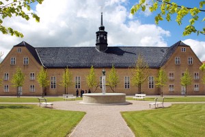 Die Moravian Kirche im südjütländischen Christiansfeld. - Foto: VisitDenmark