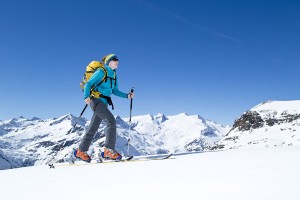 266 Dreitausender sprechen für sich: Osttirol bietet mit seiner hochalpinen Natur schon ab Anfang Dezember sichere Schneebedingungen. Unter ambitionierten Skitourengehern hat sich die Heimat von Großglockner und Großvenediger daher schon lange etabliert. - Foto: TVB Osttirol/Seebacher