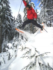 Schneeschuhwanderer kommen am Ochsenkopf, Waldstein, Epprechtstein oder Kornberg voll auf ihre Kosten. - Foto: Tourismuszentrale Fichtelgebirge