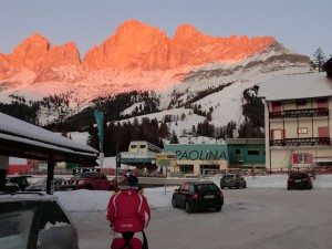 Wenn der Rosengarten "glüht", neigt sich ein herrlicher Skitag dem Ende. - Foto: Dieter Warnick