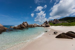 La Digue - hier der Strand Anse Marron - ist die viertgrößte Insel der Seychellen. - Foto: SeyVillas