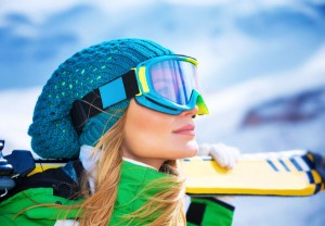 Beim Skifahren kommt es auch auf die richtige Ausrüstung an. Foto: © istock.com/Anna Omelchenko