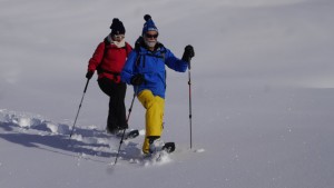 Schneeschuhwandern ist eine genussvolle Herausforderung, vor allem wenn man der Spurenleger ist