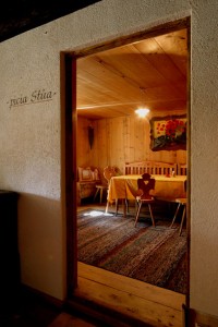 Hereinspaziert in die gute Stube – Ladiner lieben die Gemütlichkeit. – FotHereinspaziert in die gute Stube – Ladiner lieben die Gemütlichkeit. – Foto: Freddy Planinscheko: Freddy Planinschek