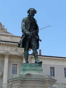 In Piran dreht sich (fast) alles um Giuseppe Tartini, der am 8. April 1692 in Piran geboren wurde. Der berühmteste Sohn der Stadt war ein italienischer Violonist und Komponist. – Foto: Dieter Warnick