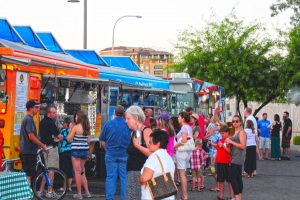 Am besten genießt man das kulinarische Scottsdale bei einer geführten Foodtour oder an einem der beliebten Foodtrucks. - Foto: Kaus Media Services