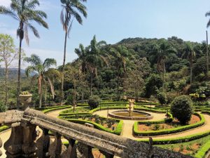 Der Klostergarten ist ein gepflegter Rückzugsort.