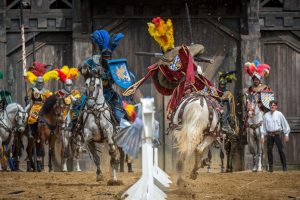 Beim Kaltenberger Ritterturnier geht es zur Sache. Foto: Kaltenberger Ritterturnier