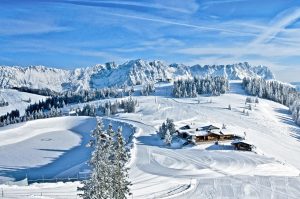 Die Jochstub`n inmitten der Skiwelt Wilder Kaiser-Brixental lädt zu einem gemütlichen Einkehrschwung ein. - Foto: TVB Wilder Kaiser / Chris Thomas