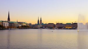 Traumhafte Stimmung - die Innenalster in Hamburg.