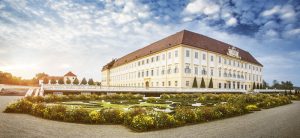 In Schloss Hof/Donau gibt es 2017 eine große Jubiläumsausstellung zum 300. Geburtstag von Kaiserin Maria Theresia. - Foto: Niederösterreich-Werbung / Michael Liebert