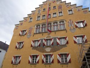 Das Rathaus am Stadtplatz steht unter Denkmalschutz. - Foto: Dieter Warnick