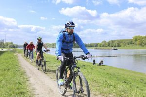 Radfahrer können, wenn sie rund um Karlsruhe unterwegs sind, jede Menge Spannendes über die heimische Flora und Fauna erfahren. - Foto: Karlsruhe Tourismus GmbH 