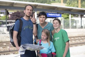 Schnell am Ziel: Mit Zug und S-Bahn unterwegs in den Kitzbüheler Alpen. - Foto: Gerhard Berger