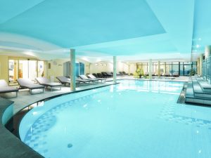 Sporthotel: Das Schwimmbad.