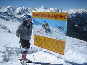 Mit Benni Raich auf die Piste – kein alltägliches Vergnügen. Der österreichischer Skirennläufer wurde zweimal Olympiasieger, dreimal Weltmeister und entschied in der Saison 2005/06 den Gesamtweltcup für sich. - Foto: Hochzeiger.com