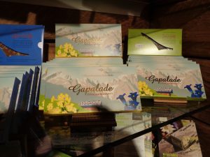 "Gapalade" – Garmisch-Partenkirchen-Schokolade – Erfindungsreichtum ist auch bei Chocolatiers gefragt. - Foto: Dieter Warnick