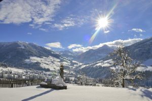 Breit öffnet sich dem Betrachter das beschauliche  Alpachtal. - Foto: Wildschönau Tourismus