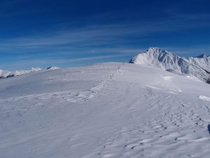 Weiß und Blau, das sind die Lieblingsfarben der Genuss-Skifahrer.