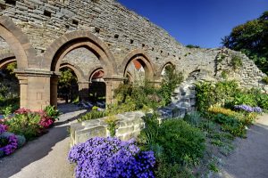 Die Ruine der Klosterkirche aus dem 13. Jahrhundert des Klosters Memleben. – Foto: Andreas Stedtler