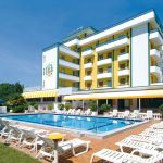 Poollandschaft. Foto: Hotel Perù
