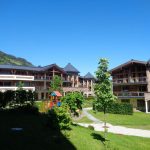 Modern im Aussehen, erbaut im traditionellen Stil: Die Wildkogel Resorts in Bramberg. – Foto: Dieter Warnick