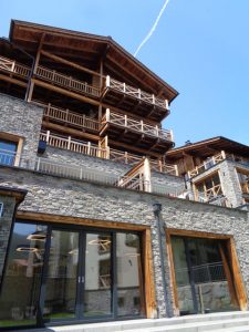 Jedes der Gebäude der beiden Wildkogel Resorts ist ein architektonisches Meisterwerk. – Foto: Dieter Warnick